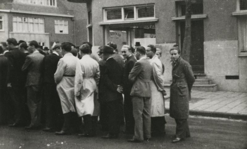 Aanmelding van vrijwilligers voor de Ordedienst op de Caumerweg - Heerlebaan (17-09-1944)